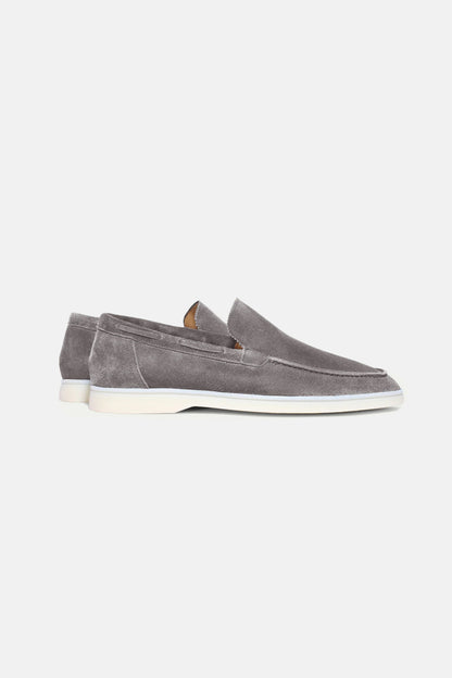 Lage suede loafers grijs