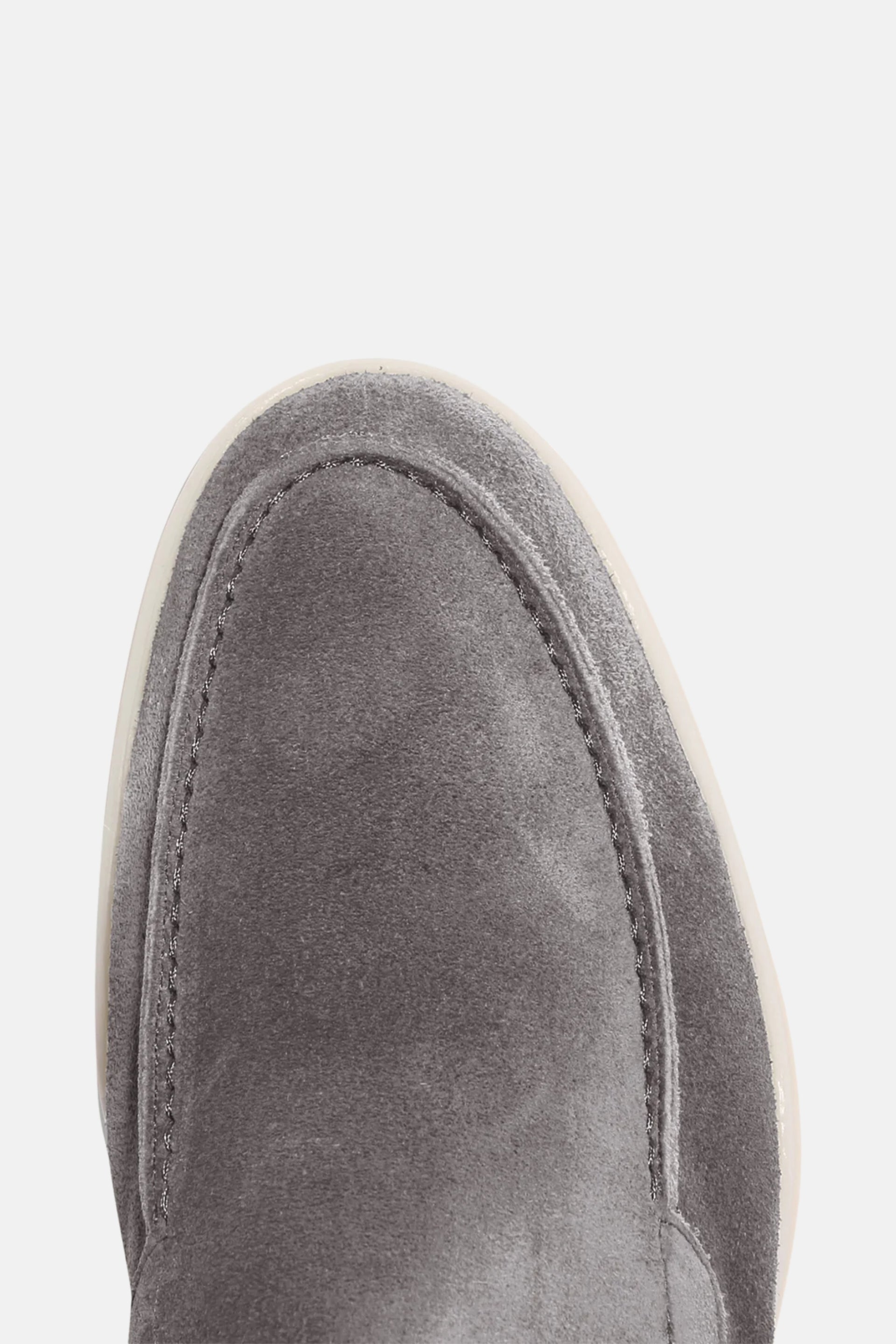 Lage suede loafers grijs