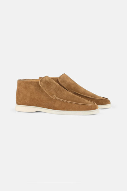 Hoge suede loafers caramel